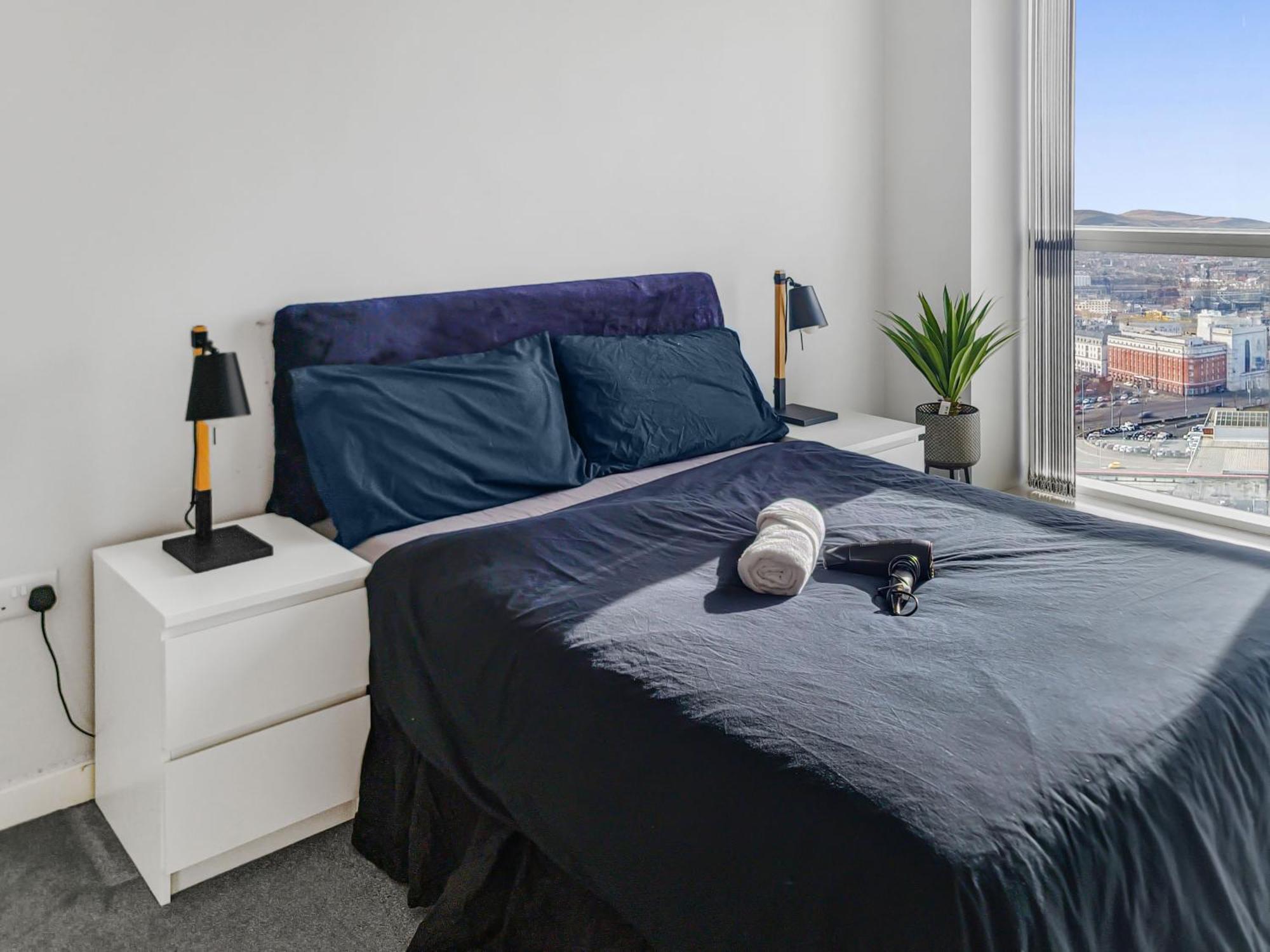 Guest house Sky High Ensuite Bedroom In Shared In Centre Belfast
