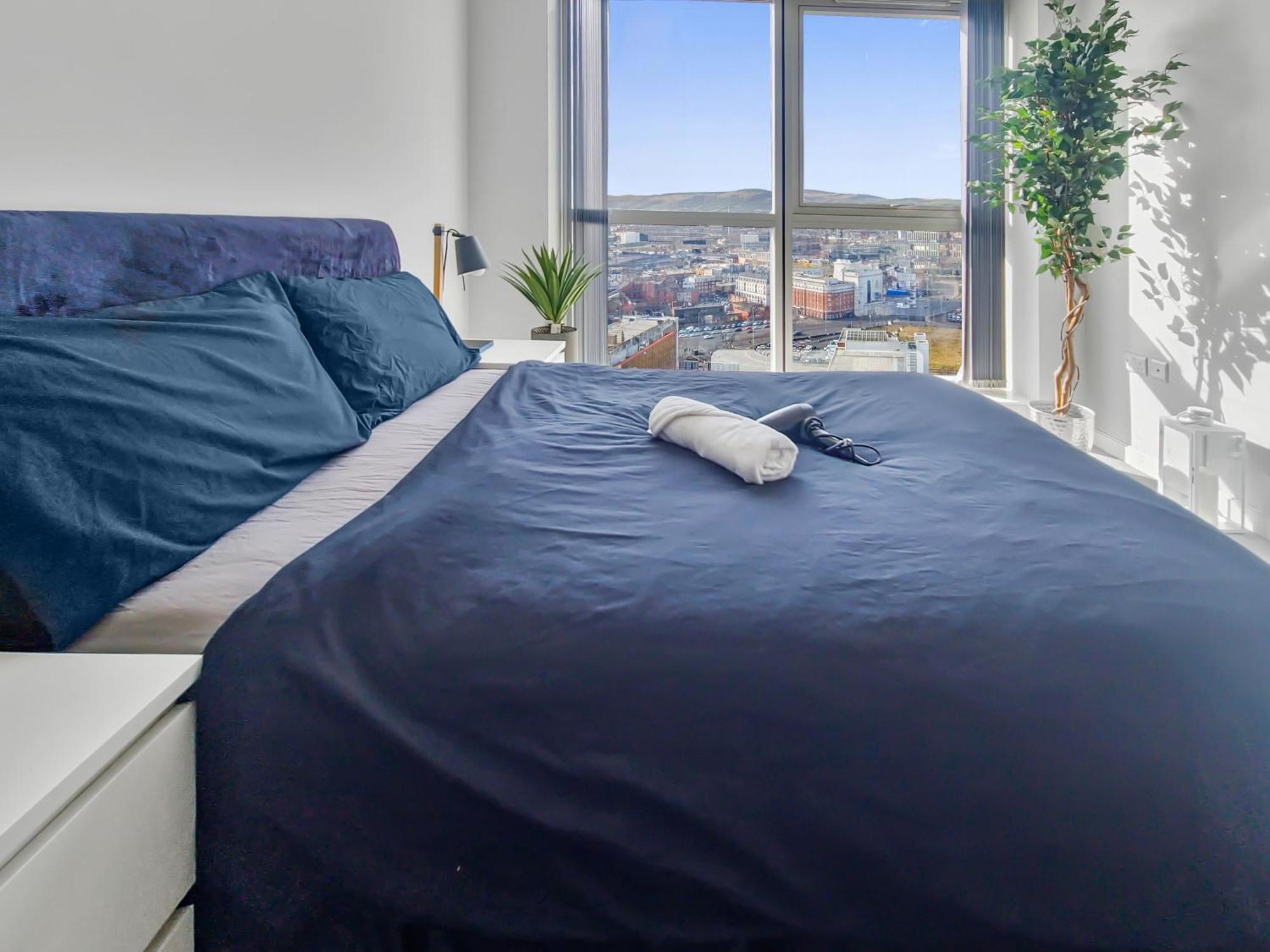Sky High Ensuite Bedroom In Shared In Centre *